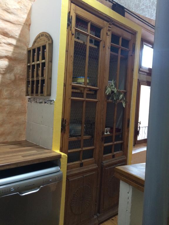 Duplex Avec Terrasse Tropezienne Apartment Pezenas Luaran gambar